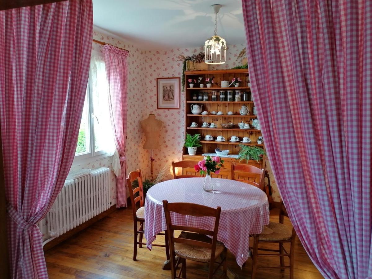 La Roseliere Maison Plain Pied Confortable Belle Decoration Jardin Magnifique 10 Mn A Pied Centre Ville Bayeux Proche Plages Du Debarquement Eksteriør bilde