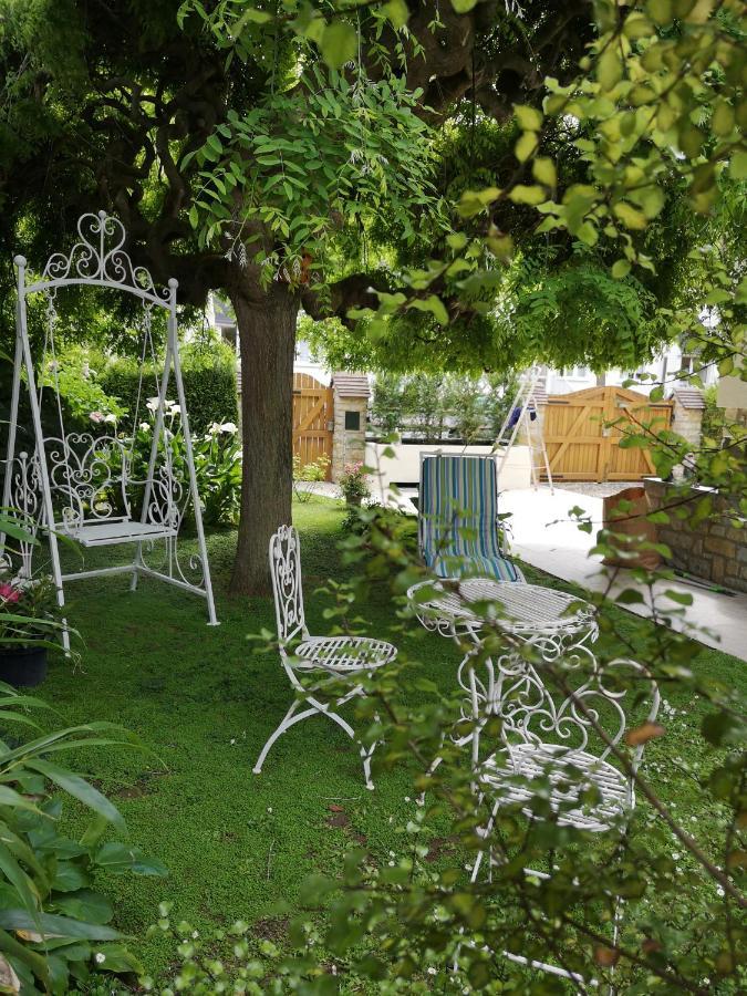 La Roseliere Maison Plain Pied Confortable Belle Decoration Jardin Magnifique 10 Mn A Pied Centre Ville Bayeux Proche Plages Du Debarquement Eksteriør bilde