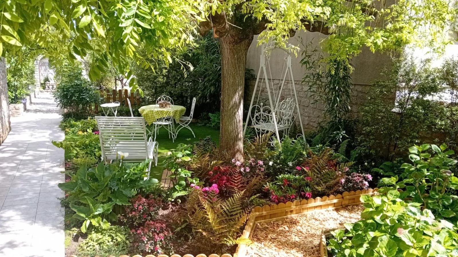 La Roseliere Maison Plain Pied Confortable Belle Decoration Jardin Magnifique 10 Mn A Pied Centre Ville Bayeux Proche Plages Du Debarquement Eksteriør bilde
