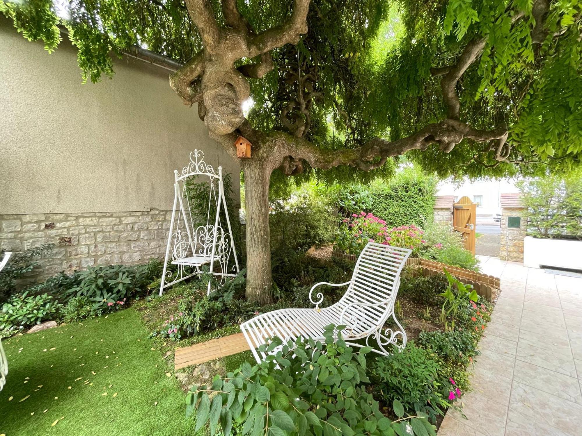 La Roseliere Maison Plain Pied Confortable Belle Decoration Jardin Magnifique 10 Mn A Pied Centre Ville Bayeux Proche Plages Du Debarquement Eksteriør bilde